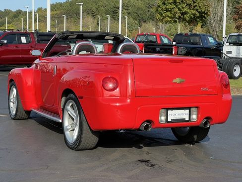 Used 2004 Chevrolet SSR w/ Preferred Equipment Group image 33