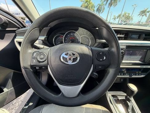Used 2015 Toyota Corolla LE FWD image 18