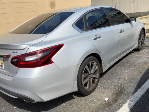 Used 2017 Nissan Altima 2.5 SR FWD image 13