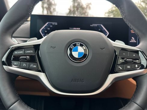 Used 2025 BMW 330i Sedan w/ Premium Package image 29