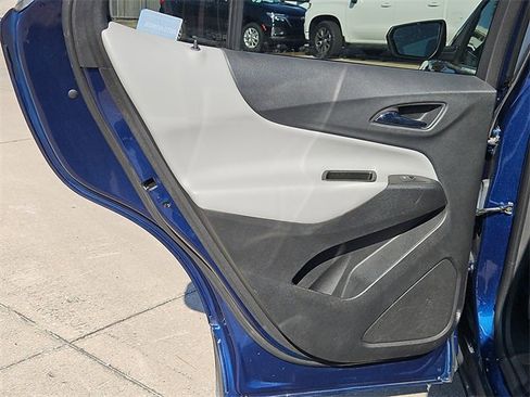 Used 2022 Chevrolet Equinox LS w/ LS Convenience Package image 12