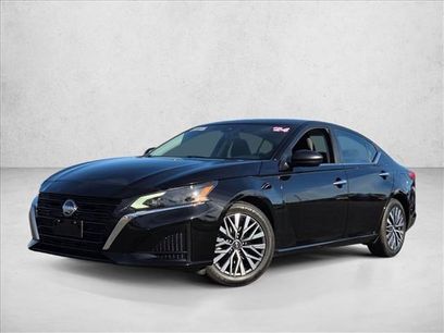 Used 2024 Nissan Altima 2.5 SV