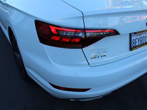 Used 2019 Volkswagen Jetta SEL Premium FWD image 17
