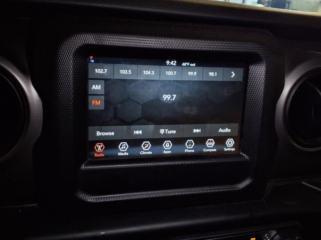 Used 2023 Jeep Wrangler Sport AWD/4WD image 7