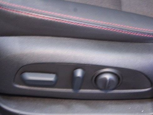 Certified 2022 Chevrolet Equinox RS w/ Infotainment Package image 20