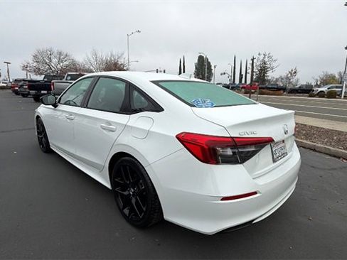 Used 2023 Honda Civic Sport image 6