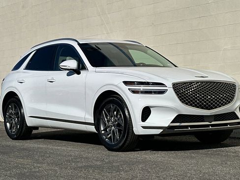 Used 2024 Genesis GV70 2.5T w/ Select Package image 2