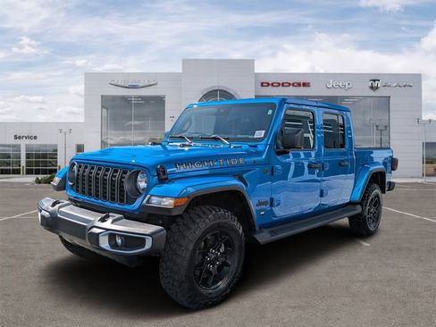 Certified 2025 Jeep Gladiator Sport AWD/4WD image 5