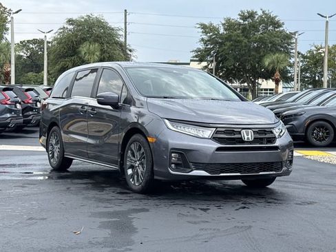 New 2026 Honda Odyssey Touring image 2