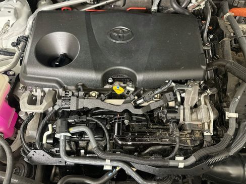 Used 2020 Toyota RAV4 LE w/ All Weather Liner Package AWD/4WD image 32