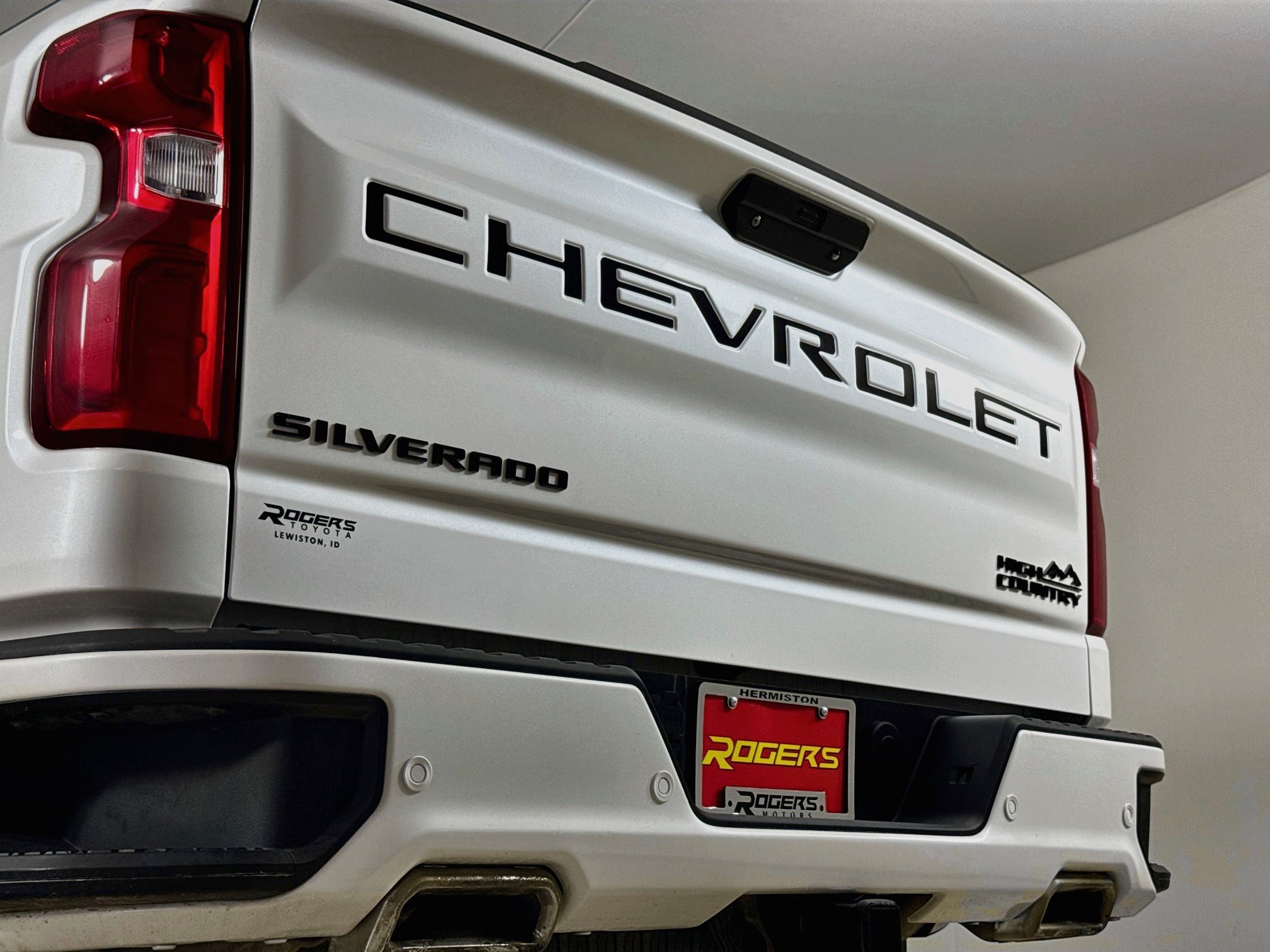 Used 2022 Chevrolet Silverado 1500 High Country w/ LPO, Dark Essentials Package AWD/4WD image 27