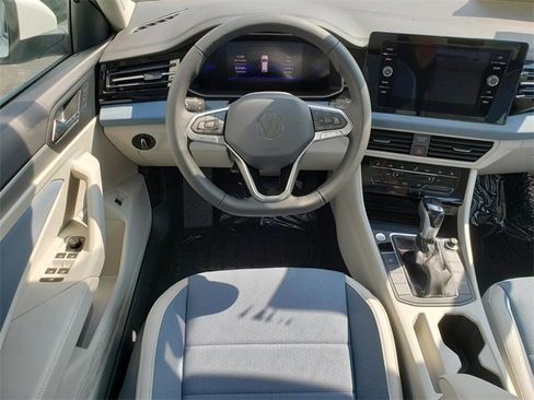 New 2025 Volkswagen Jetta SE image 8