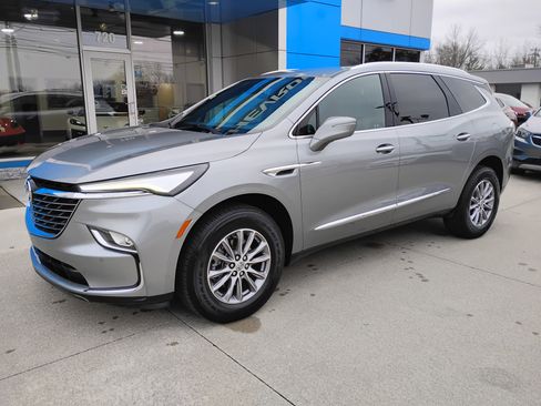 Used 2023 Buick Enclave Essence image 28