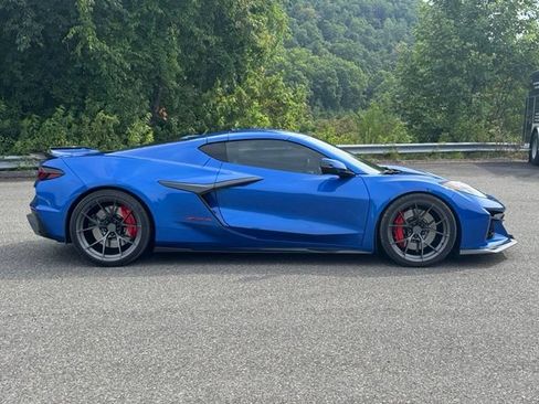 Used 2023 Chevrolet Corvette Z06 w/ Battery Protection Package RWD image 8