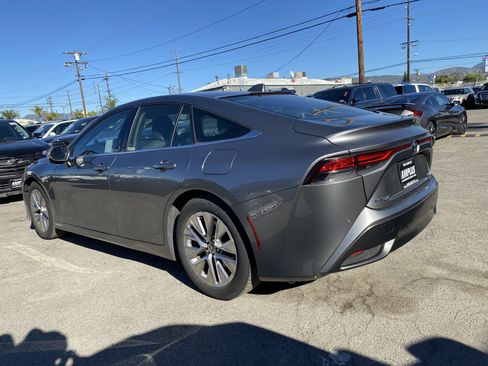 Used 2023 Toyota Mirai XLE image 10