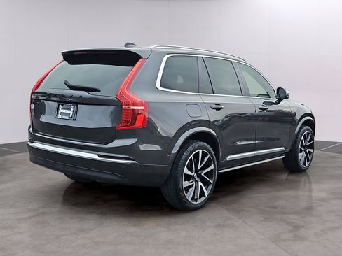 Used 2024 Volvo XC90 B5 Plus image 2