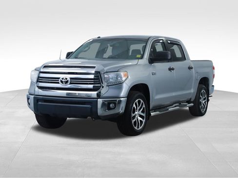 Used 2017 Toyota Tundra SR5 w/ SR5 Upgrade Package image 8