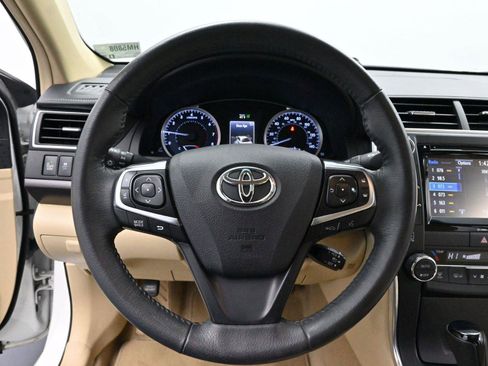 Used 2017 Toyota Camry XLE image 14