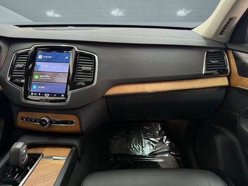 Used 2024 Volvo XC90 T8 Plus image 28