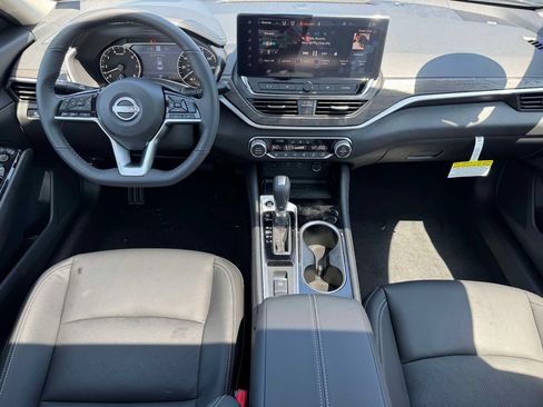 Certified 2025 Nissan Altima 2.5 SL FWD image 12