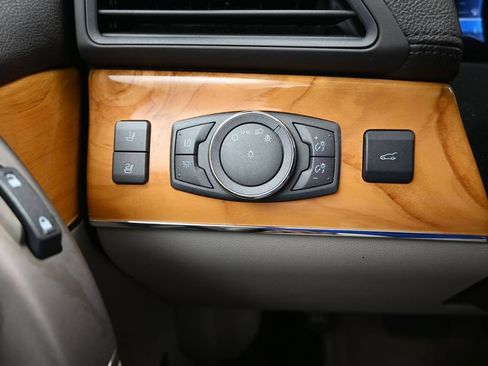 Used 2015 Lincoln MKX FWD w/ Equipment Group 101A image 18