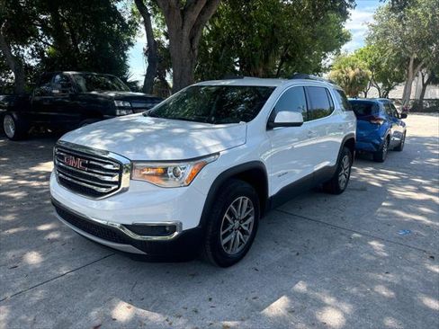 Used 2019 GMC Acadia SLE FWD image 2