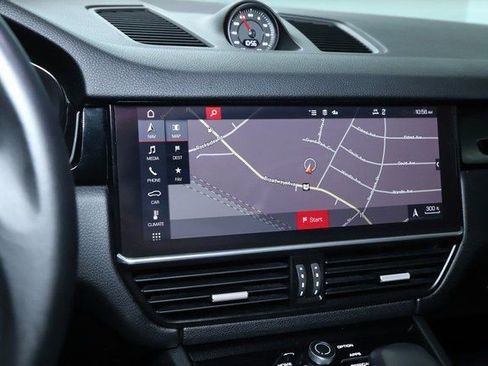 Used 2021 Porsche Cayenne Coupe image 27