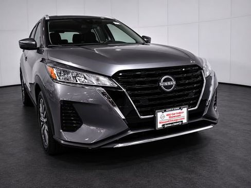 Certified 2023 Nissan Kicks SV FWD image 3
