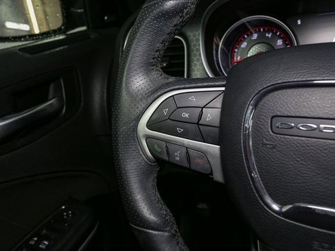 Used 2017 Dodge Charger SXT image 29