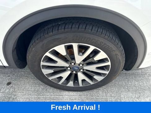 Used 2020 Ford Escape Titanium AWD/4WD image 19