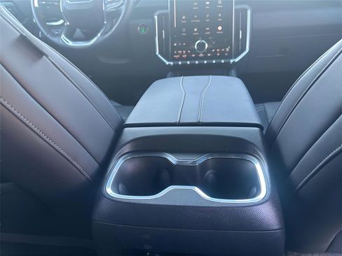 Certified 2024 GMC Acadia Elevation image 33