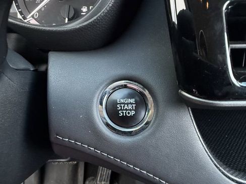 Used 2023 Toyota Highlander LE image 23