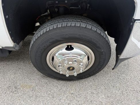 Used 2018 Chevrolet Silverado 3500 W/T RWD image 17
