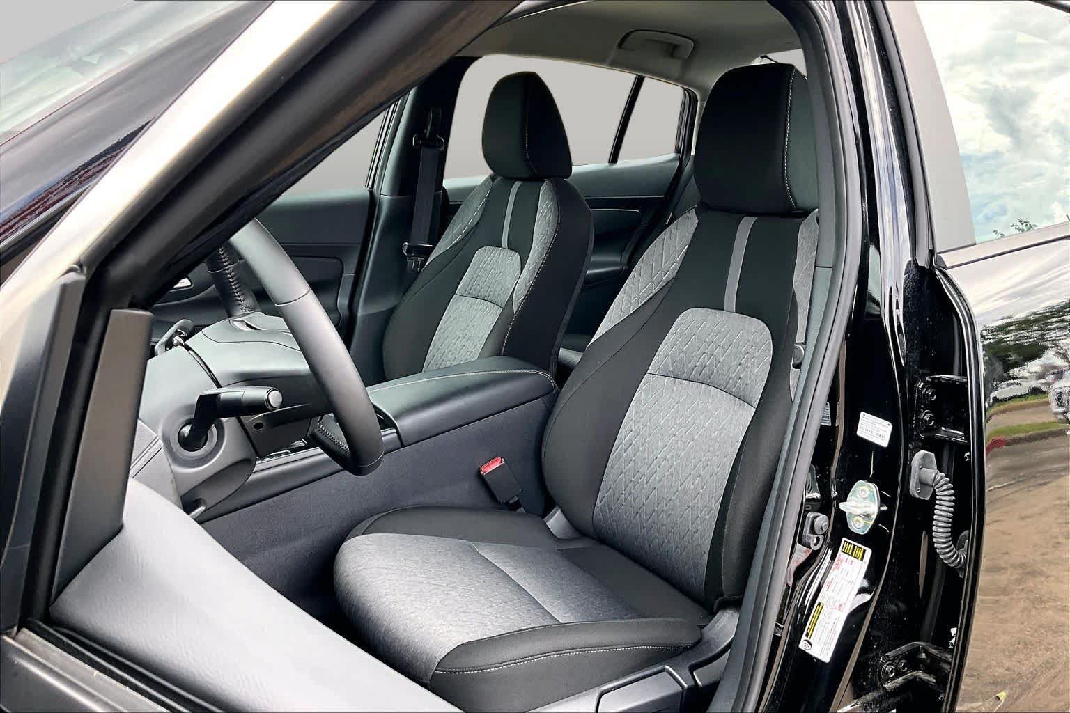 Used 2026 Nissan Sentra SV w/ SV Convenience Package FWD image 8