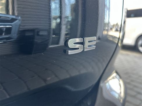 Used 2024 Mitsubishi Outlander SE image 48