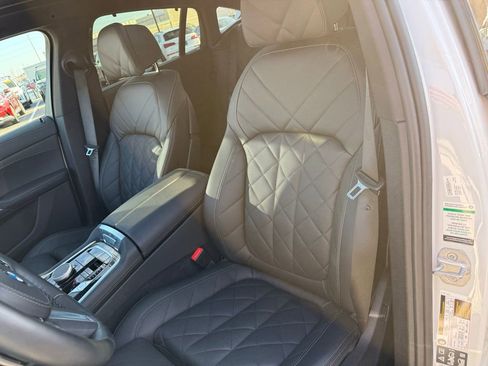 Used 2025 BMW X6 xDrive40i image 8