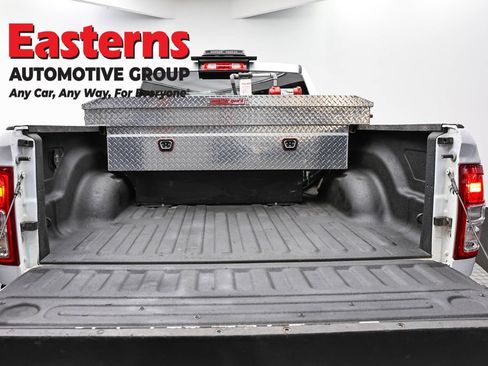 Used 2022 RAM 2500 Tradesman w/ Chrome Appearance Group AWD/4WD image 9