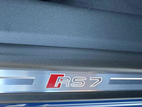 Used 2025 Audi RS 7 Performance w/ Black Optic Package image 33