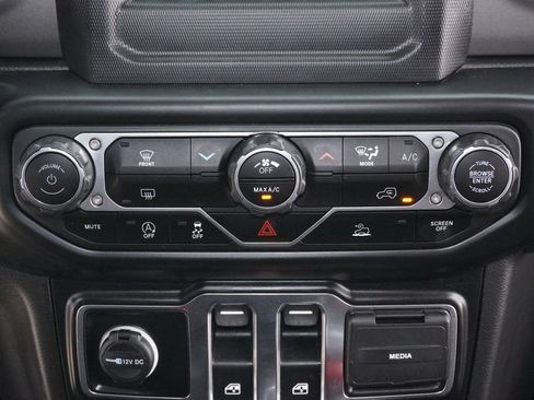 Used 2023 Jeep Wrangler Sport AWD/4WD image 14