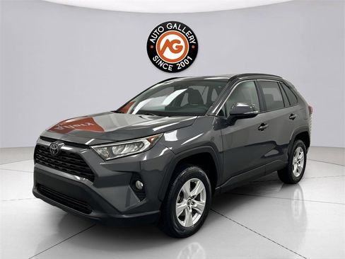 Used 2019 Toyota RAV4 XLE image 3