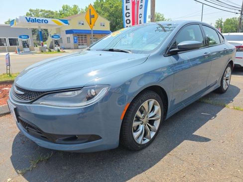 Used 2015 Chrysler 200 S w/ Navigation & Sound Group I FWD image 3