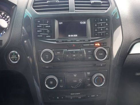 Used 2017 Ford Explorer XLT AWD/4WD image 14