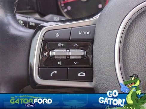 Used 2023 Kia Sorento S image 27