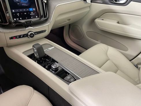 Certified 2024 Volvo XC60 T8 Plus w/ Protection Package Premier image 29