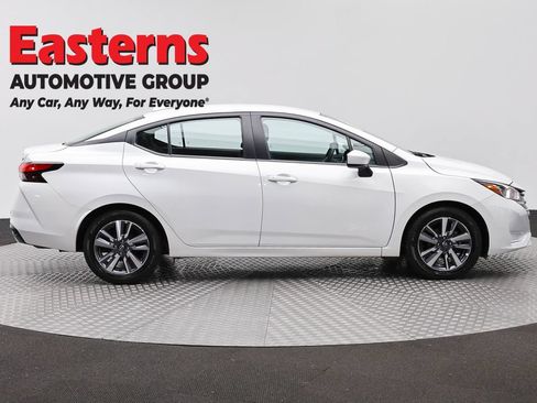 Used 2023 Nissan Versa SV FWD image 4