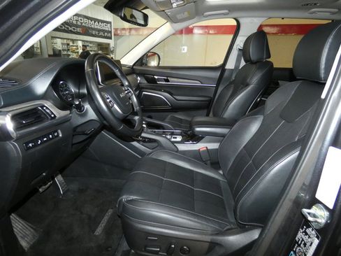 Used 2022 Kia Telluride SX image 11