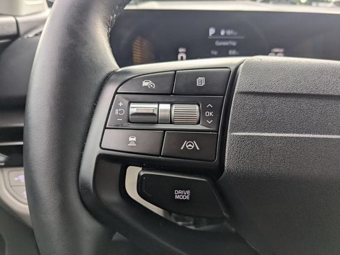 Used 2026 Kia Sportage EX FWD image 21