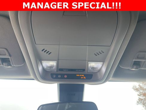 Used 2020 Chevrolet Equinox LT image 30