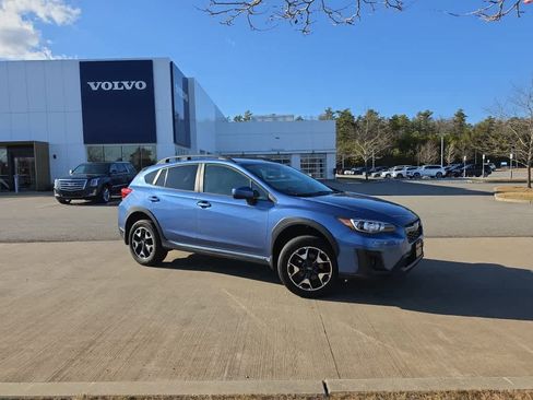 Used 2019 Subaru Crosstrek 2.0i Premium w/ Eyesight System image 2