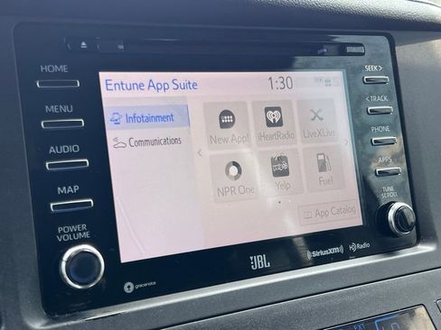 Used 2020 Toyota Sienna SE Premium image 40